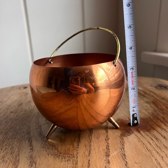 Vintage mid century copper craft cauldron planter - Picture 6 of 6